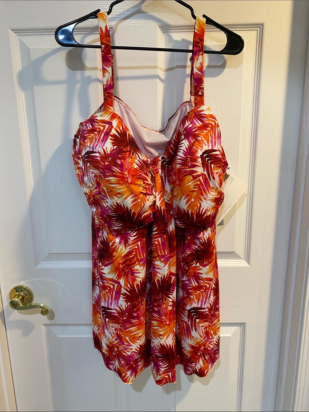 Women’s tankini top in Red, Orange & White size 30W
